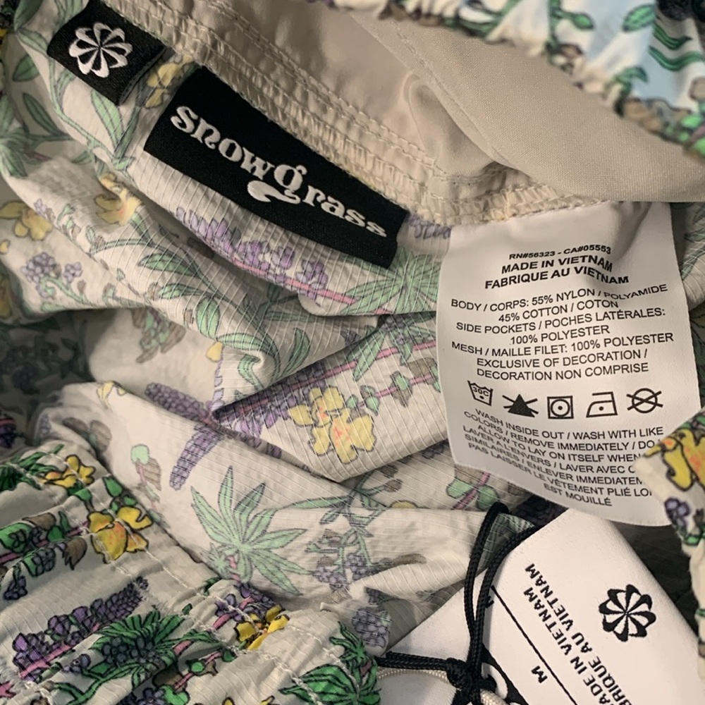 NWOT NIKE ACG Snowgrass Cream Floral Men's Cargo Shorts Size M - Picture 15 of 16